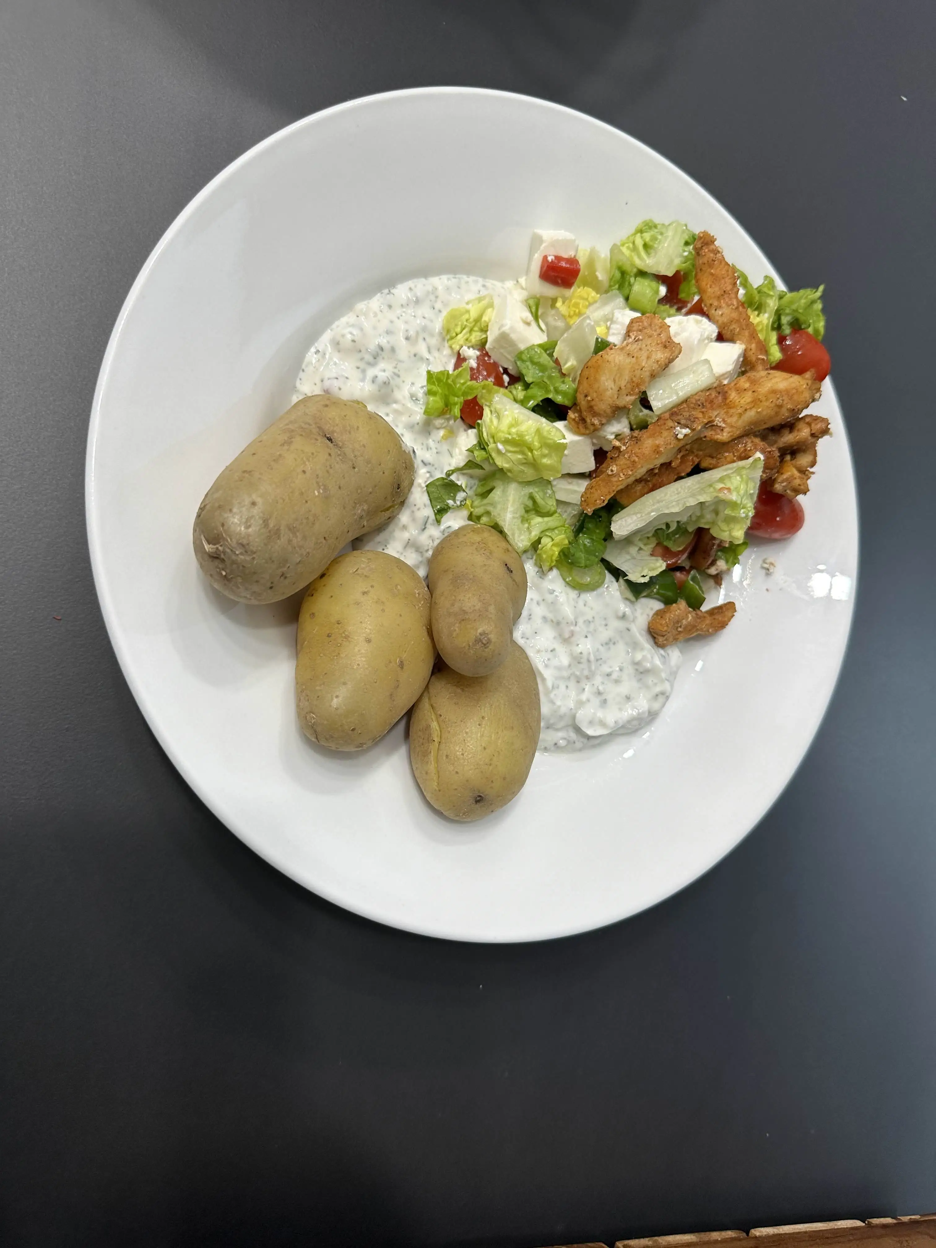 Pellkartoffeln mit Quark und Salat